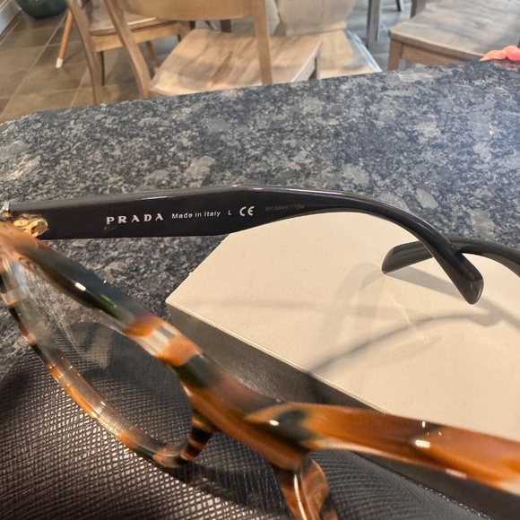 Prada eyeglasses VPR12T - Picture 4 of 4